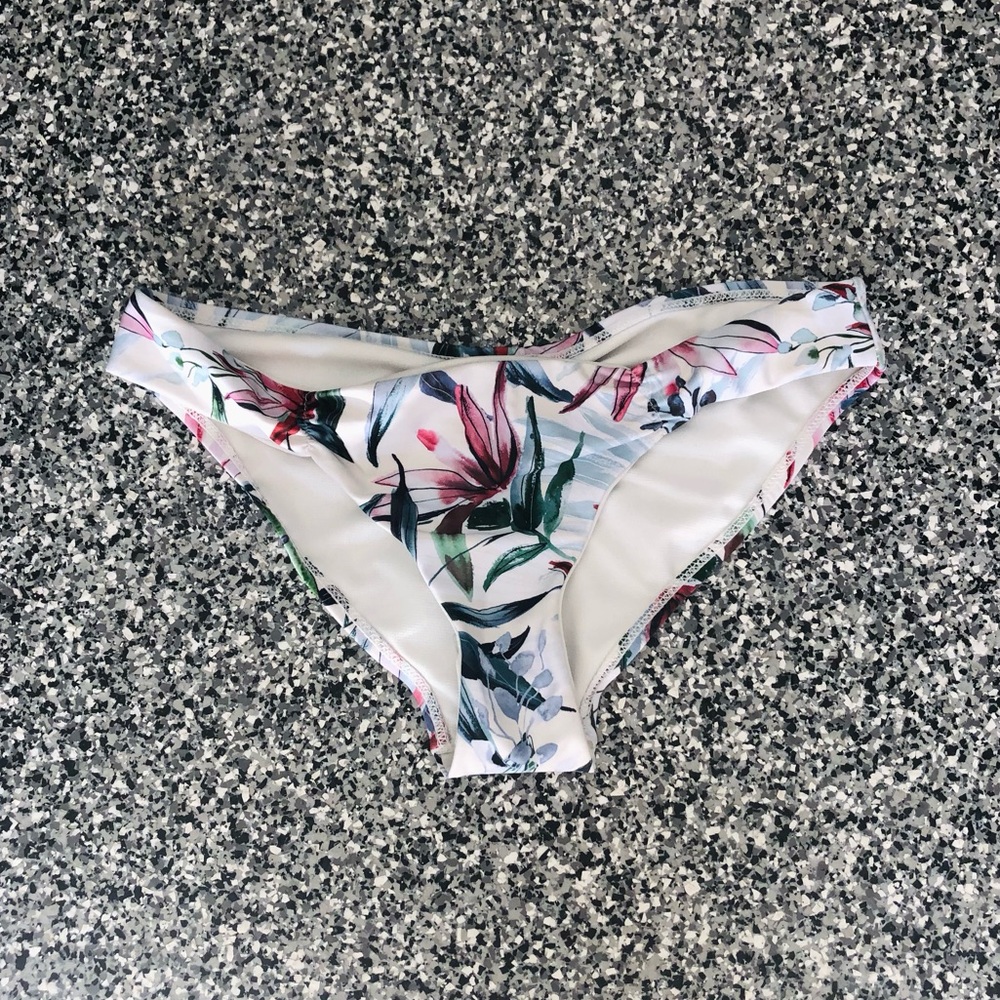 Quintsoul ✦ Floral Print Swim Bikini Bottom (XS)